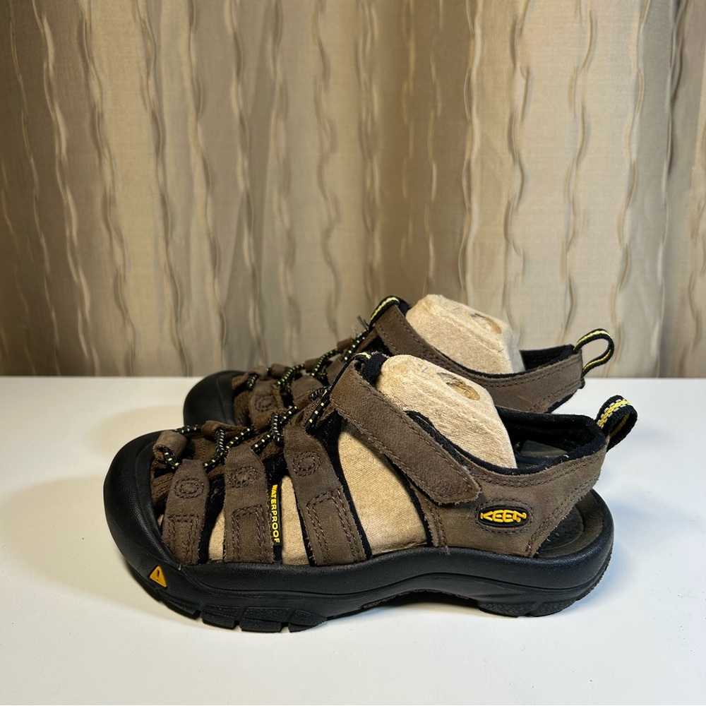 Keen Newport Youth Kid's 13 Closed Toe Toggle Laced Velcro Brown Water Slingback
